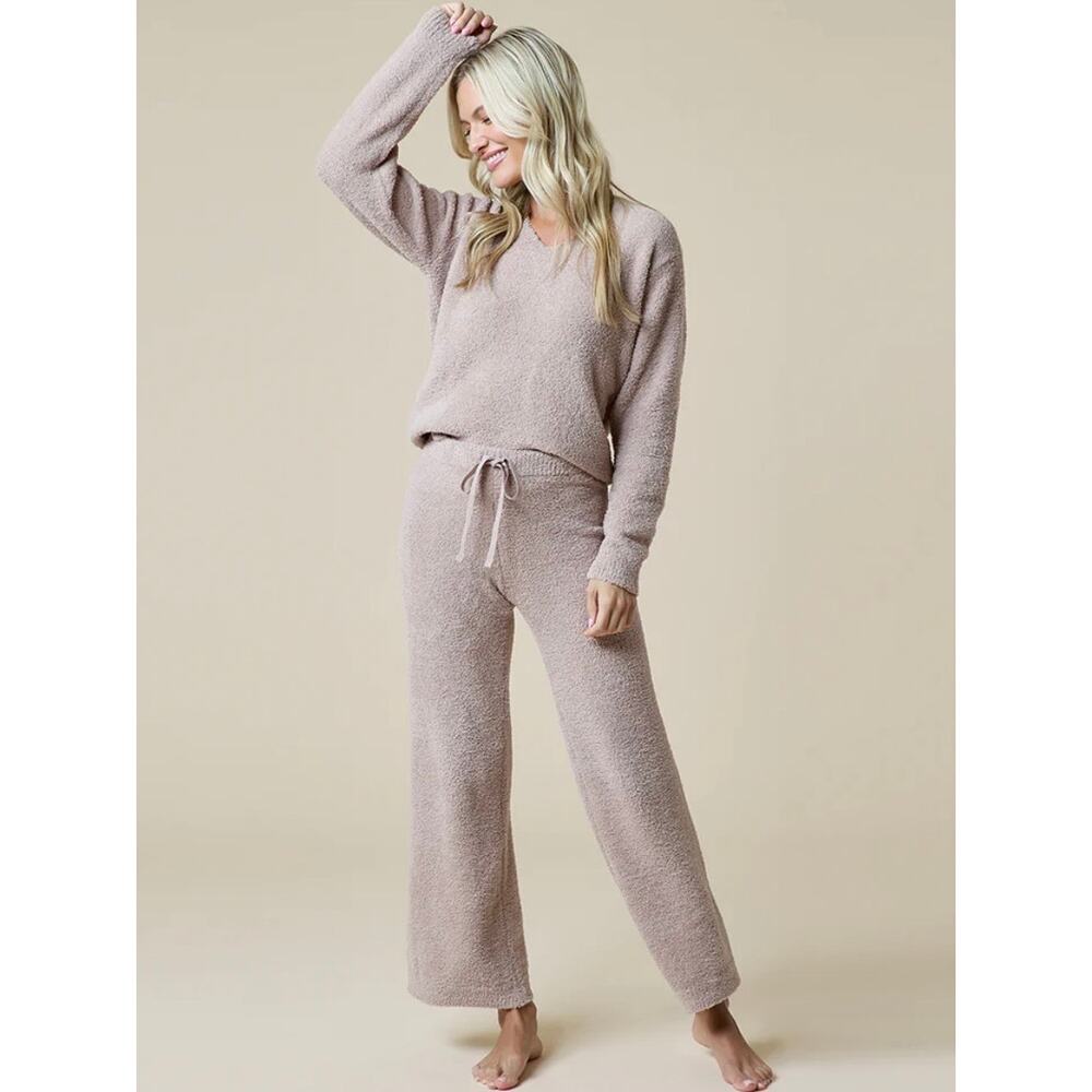 Softies Solid Marshmallow V-Neck Lounge Set in Coco Size Medium